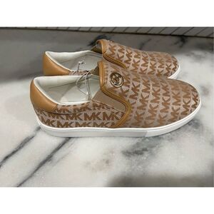 Michael Kors White Gold Sneakers Shoes Slip- On size 5